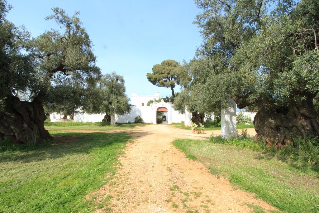 Masseria Brancati Hotel Остуни Екстериор снимка